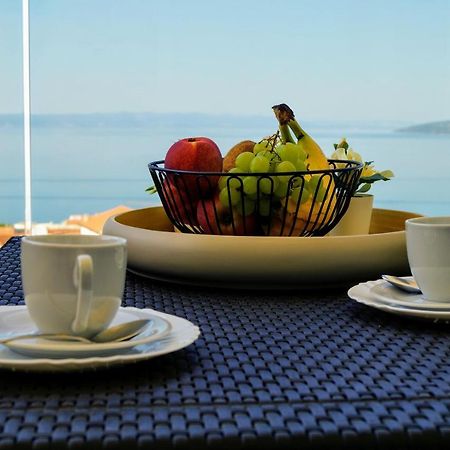Apartment Ivona With Beautiful Seaview Makarska Exterior photo
