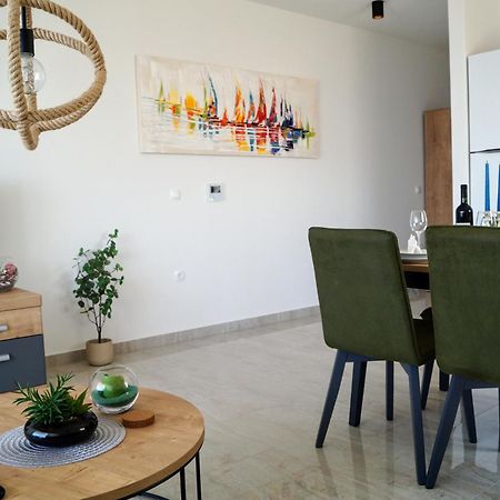 Apartment Ivona With Beautiful Seaview Makarska Exterior photo