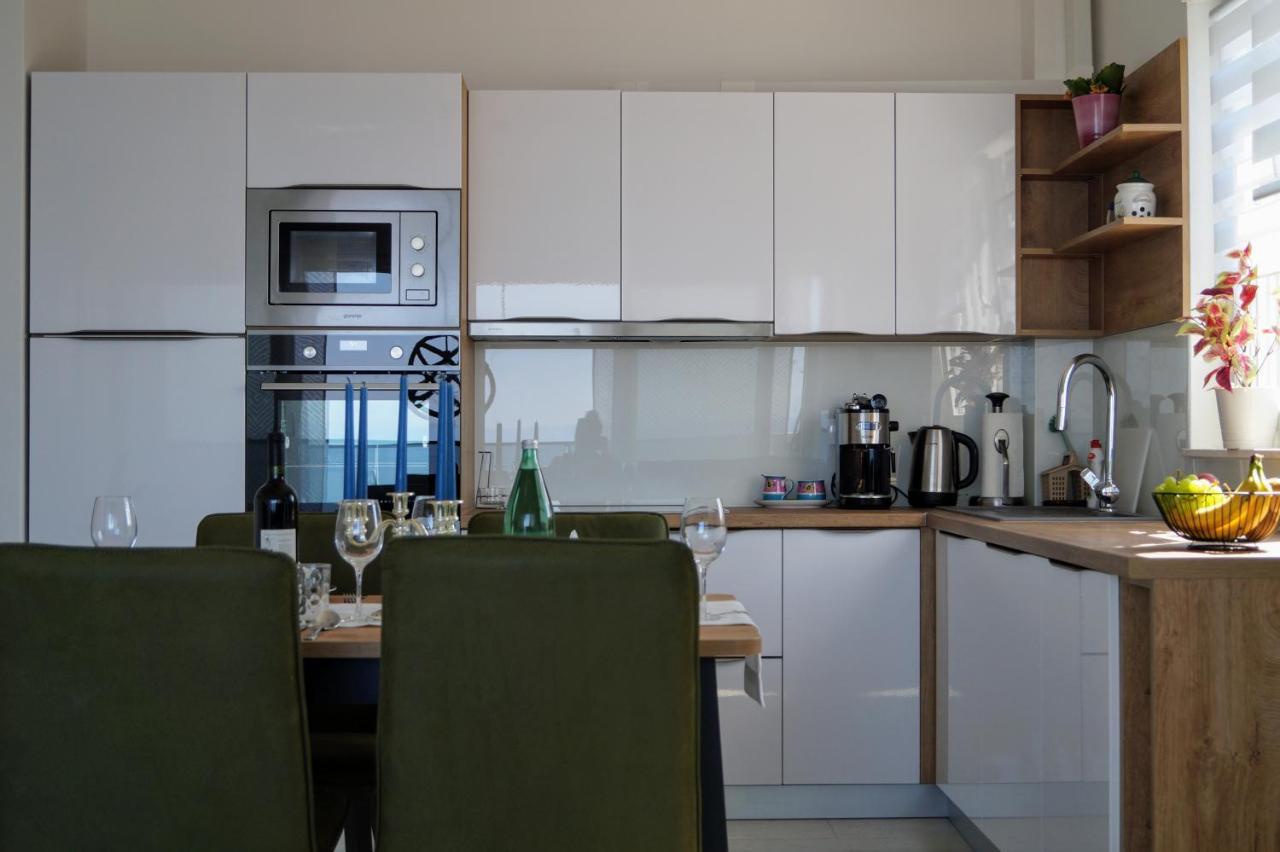Apartment Ivona With Beautiful Seaview Makarska Exterior photo