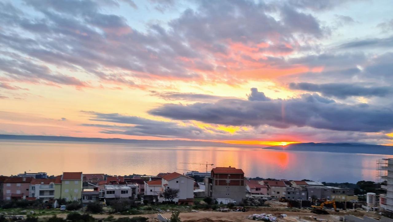 Apartment Ivona With Beautiful Seaview Makarska Exterior photo