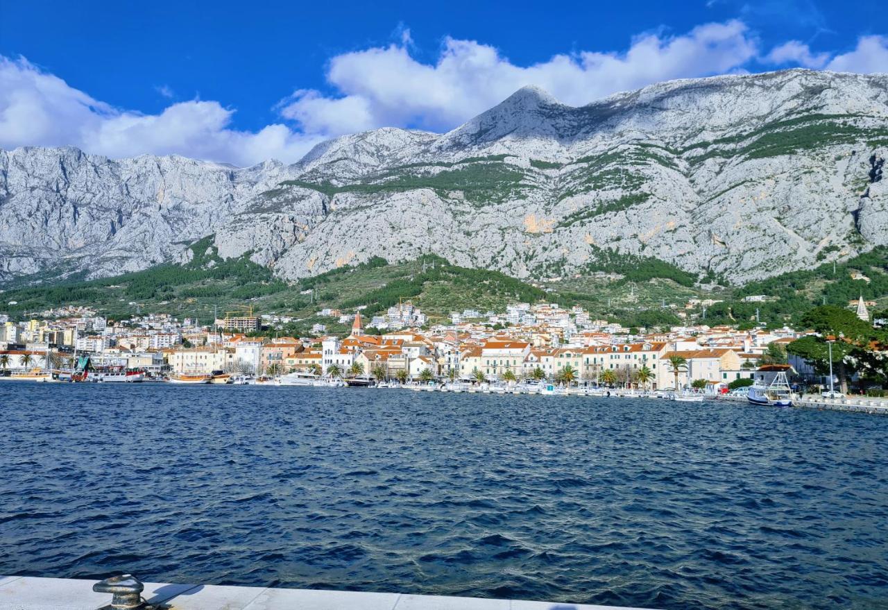 Apartment Ivona With Beautiful Seaview Makarska Exterior photo